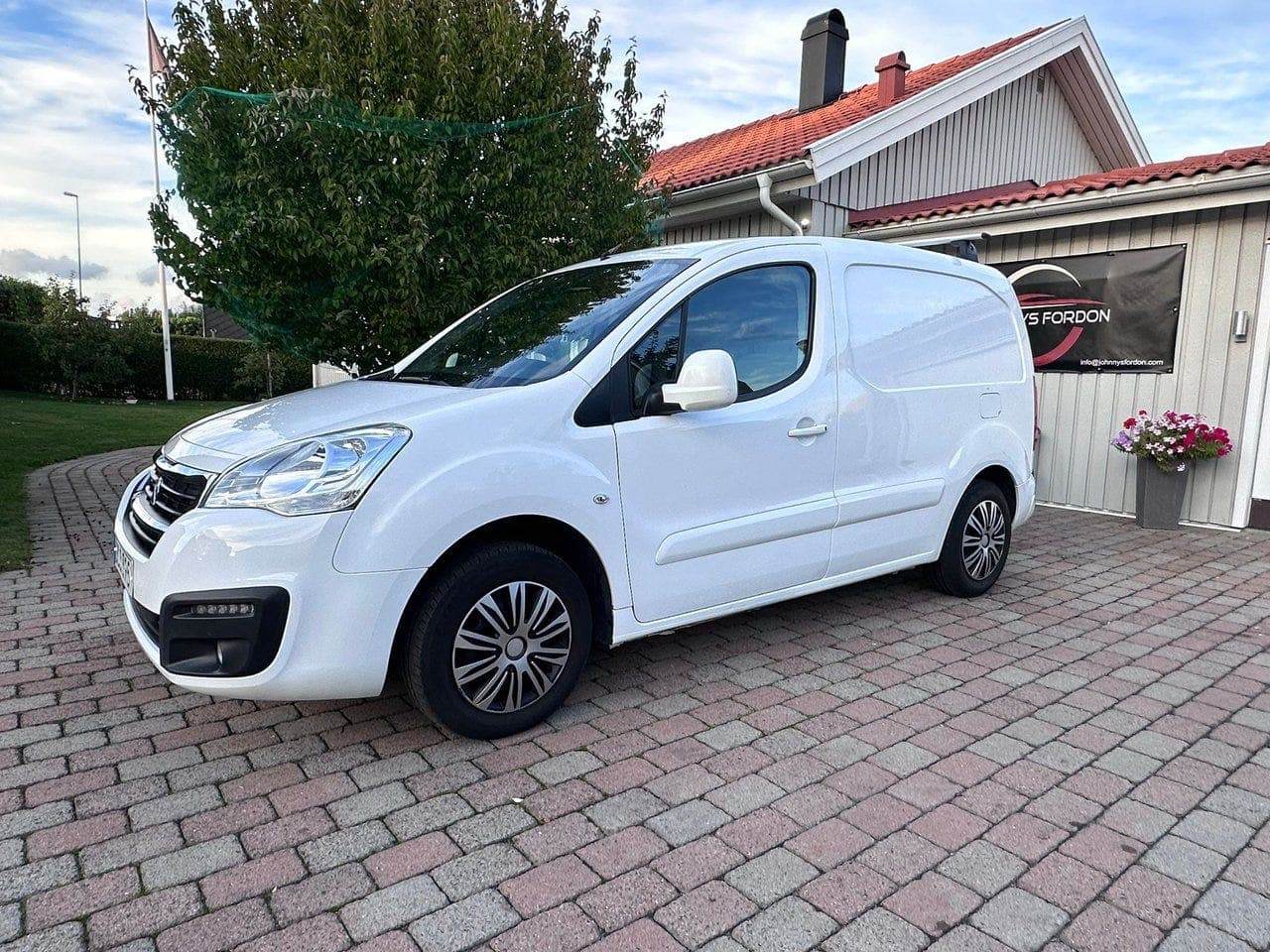 Peugeot Partner 2016, exteriör